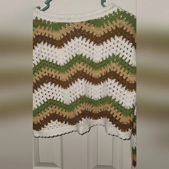 Truth by Republic Green Brown White Chevron Cropped Crochet Sweater - Picture 6 of 10